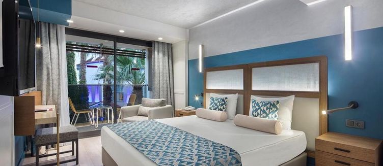 Фото отеля Trendy Side Beach Hotel