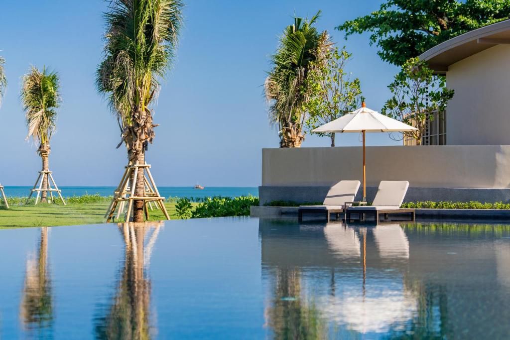 The Little Shore Khao Lak by Katathani фото 11
