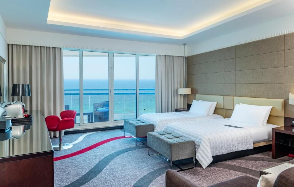 Le Meridien Al Aqah Beach Resort фото 3