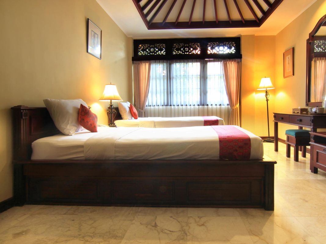 Royal Tunjung Hotel & Villa Legian фото 2