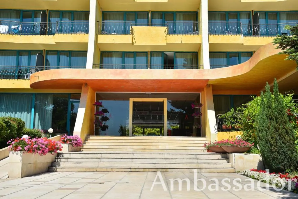 Hotel Ambassador - Free Parking фото 11