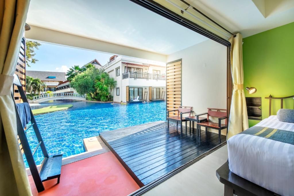 Lanta Cha Da Beach Resort and Spa фото 56