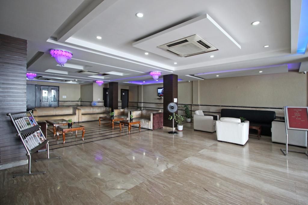 OYO 9011 Hotel Lohmod фото 26