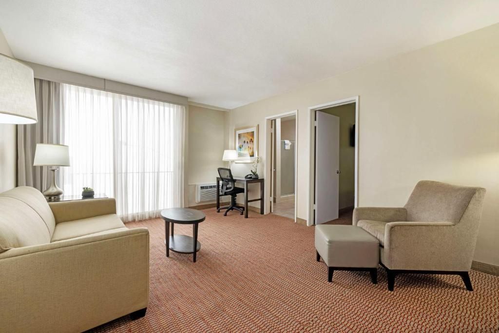 Best Western Royal Palace Inn & Suites фото 15