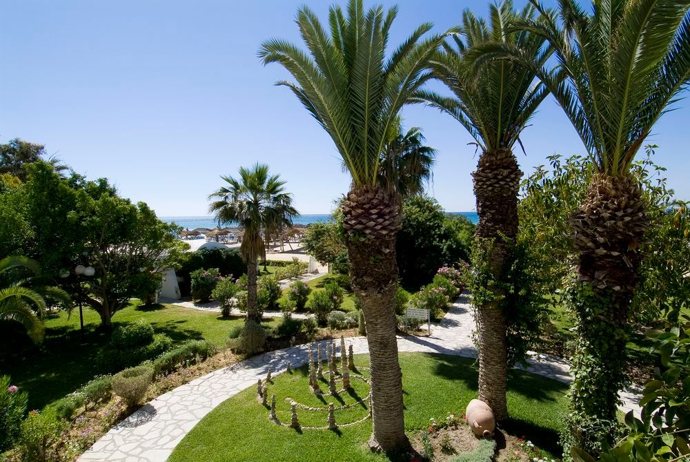 The Orangers Beach Resort and Bungalows фото 51
