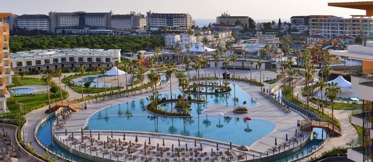 Фото отеля Azura World Hotel