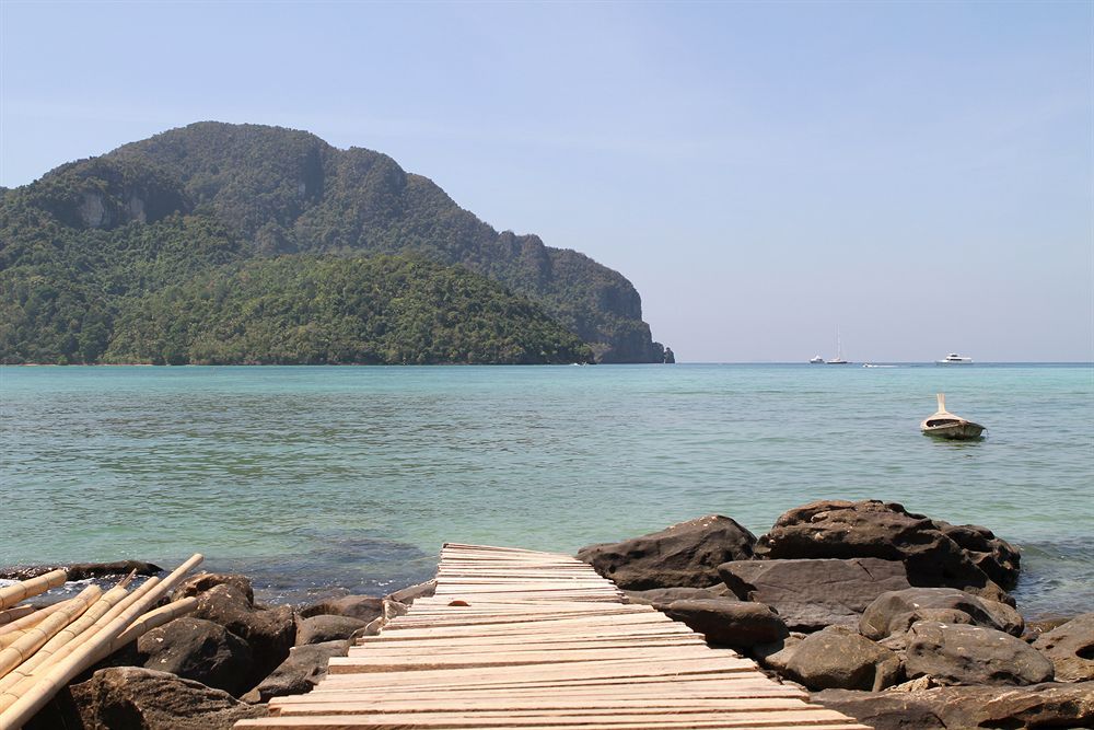 Phi Phi Cozy SeaFront Resort фото 56