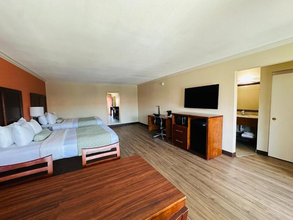Comfort Inn Near Old Town Pasadena in Eagle Rock CA фото 84