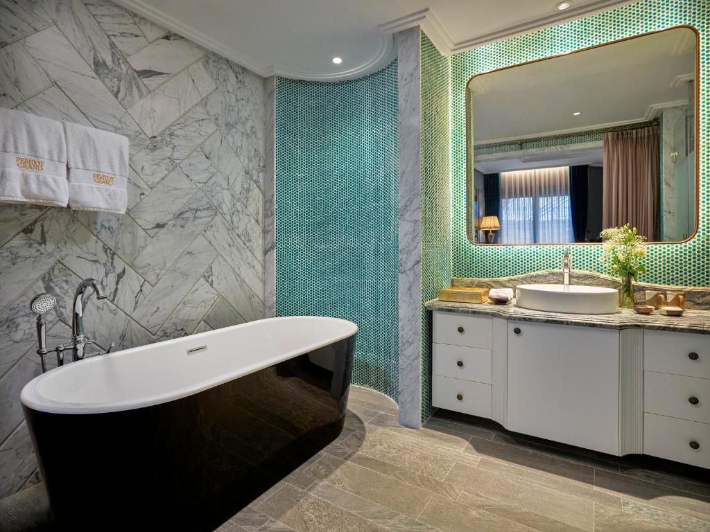 Peridot Grand Luxury Boutique фото 49