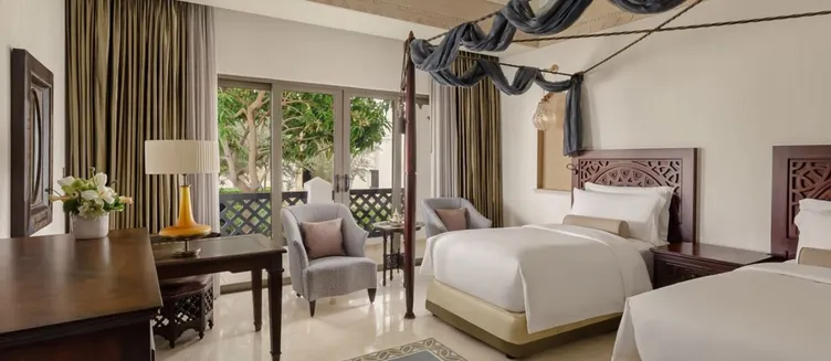 Фото отеля Sharq Village & Spa, a Ritz-Carlton Hotel