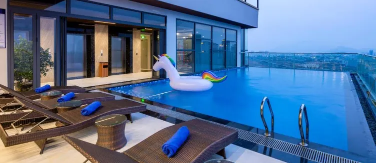 Фото отеля Miracle Luxury Hotel