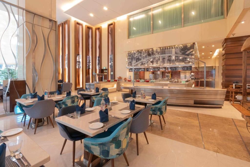 Holiday Inn Mumbai International Airport фото 28