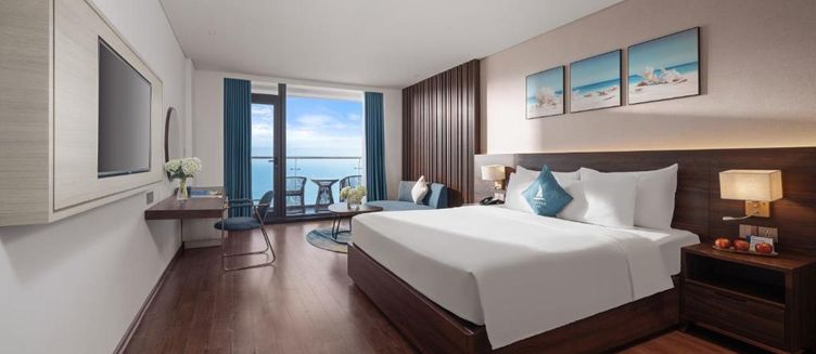 Фото отеля Canvas Danang Beach Hotel