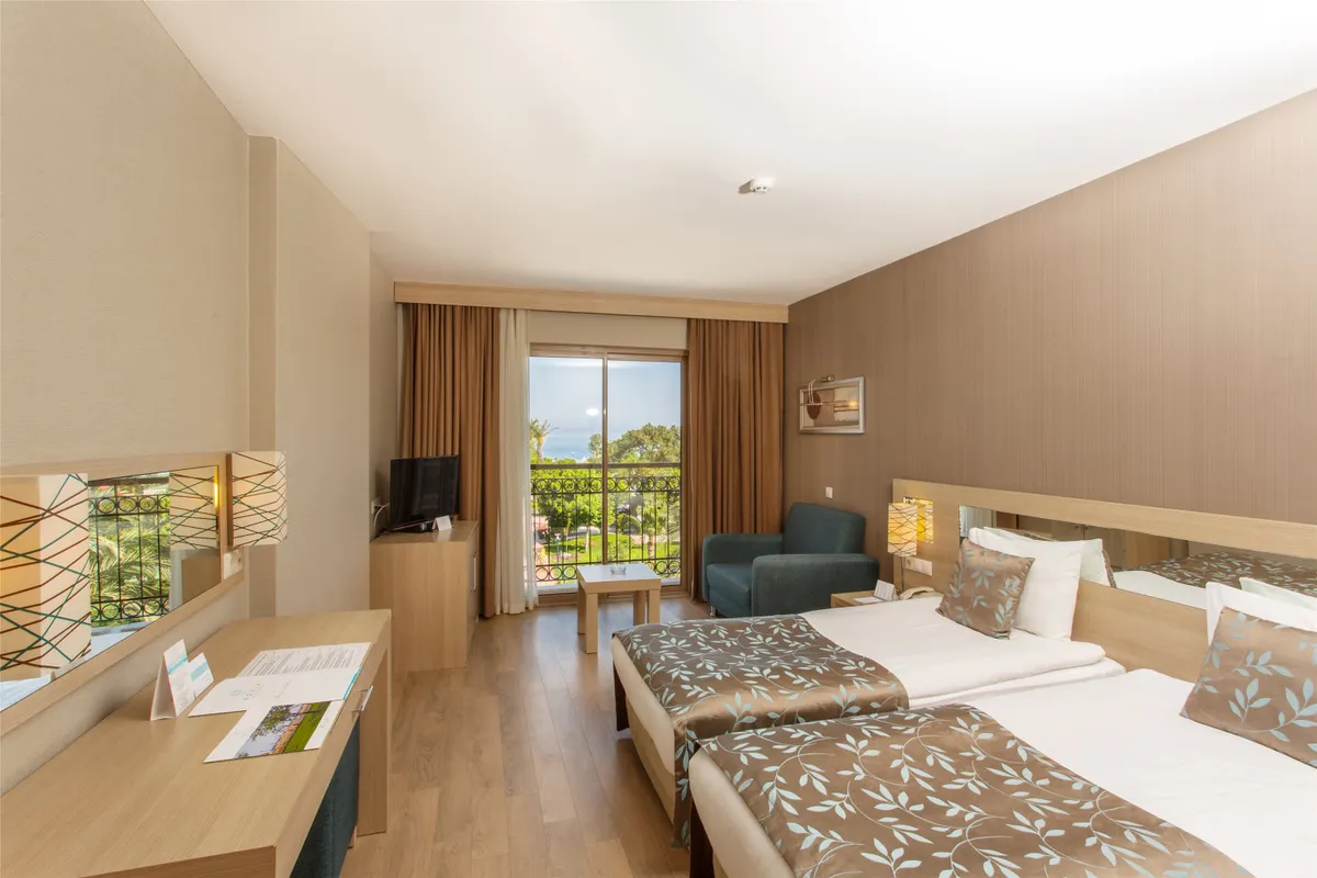 Lucida Beach Hotel фото 4