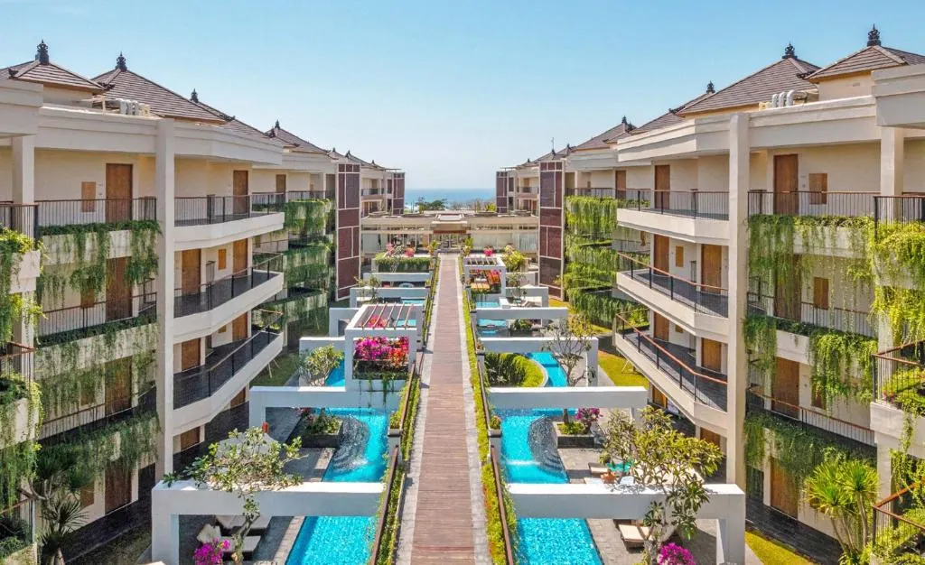 Vouk Hotel & Suites фото 0