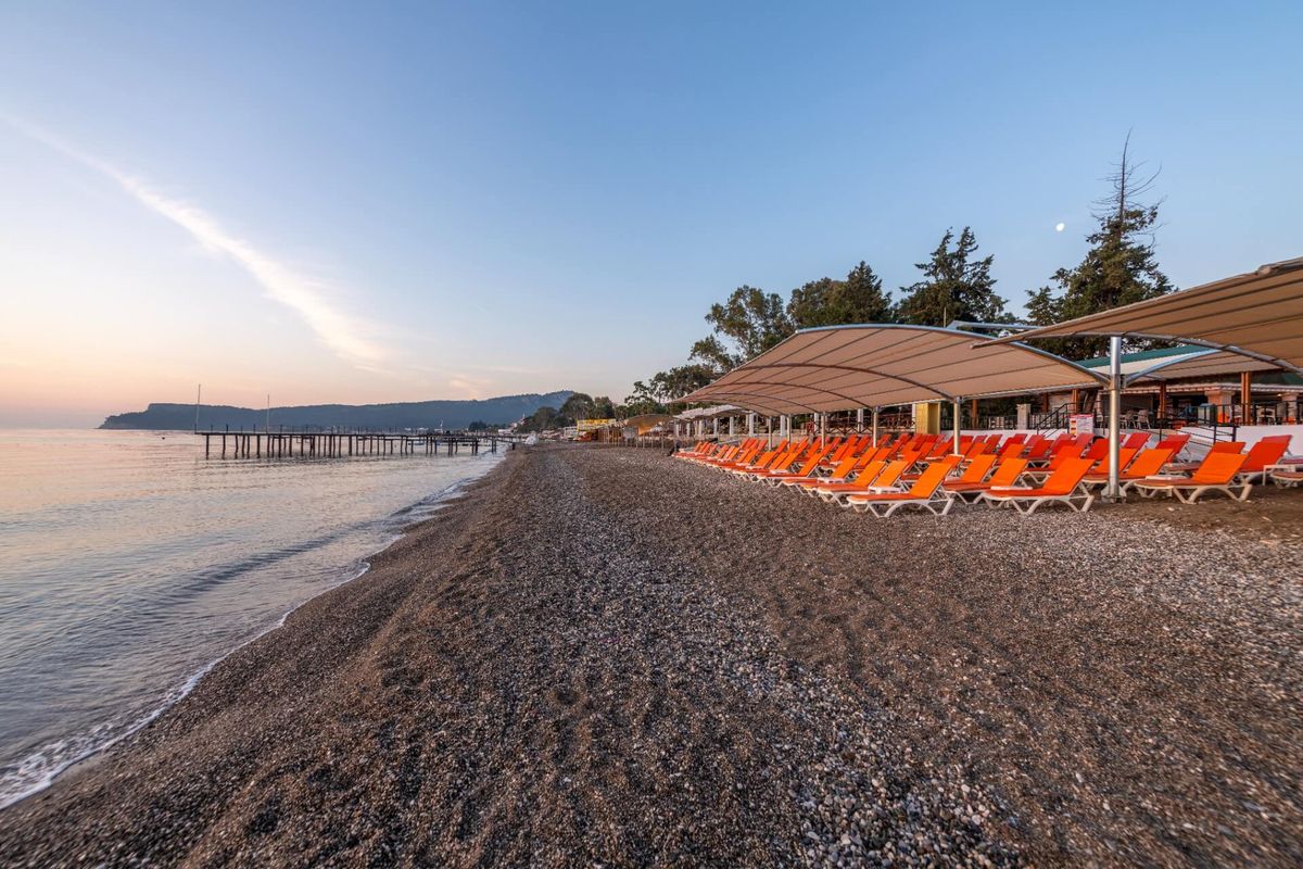 Lims Bona Dea Beach Hotel фото 7