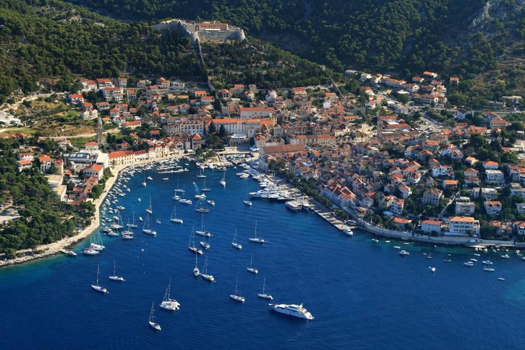 Delfin Hvar Harborcourt фото 18
