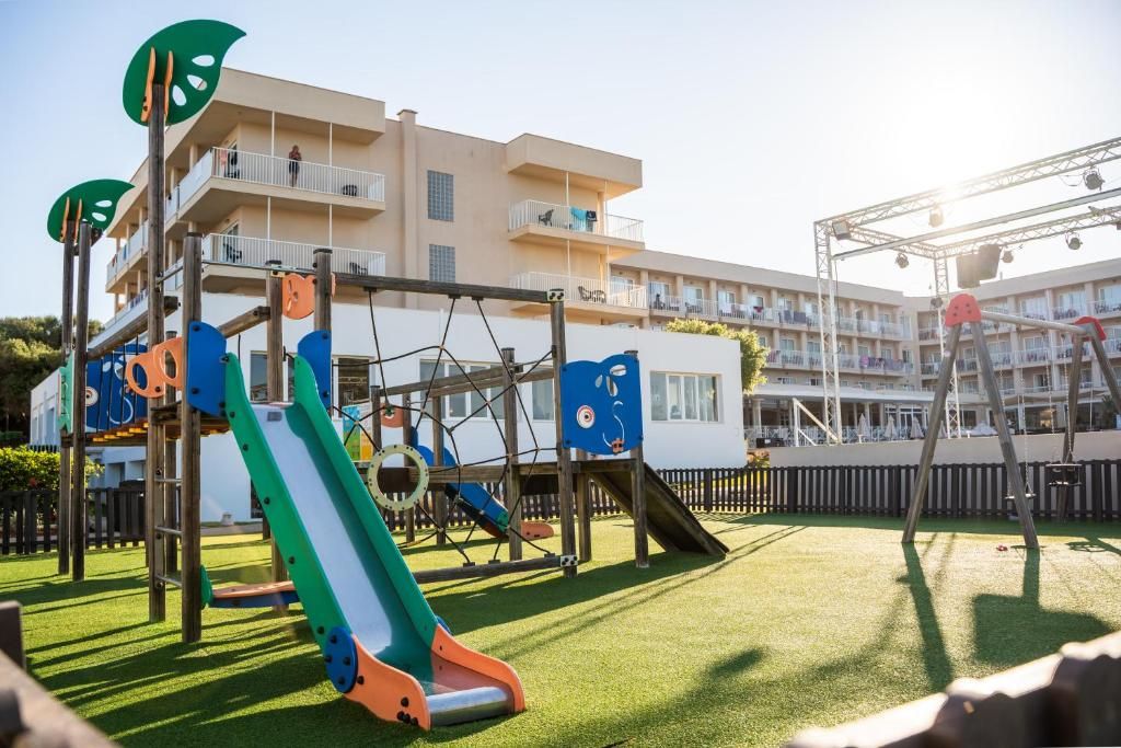 Hotel & Water Park Sur Menorca фото 4