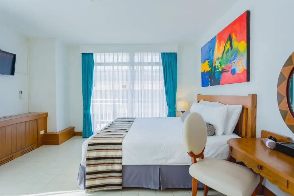 The Waterfront Suites Phuket By Centara фото 3