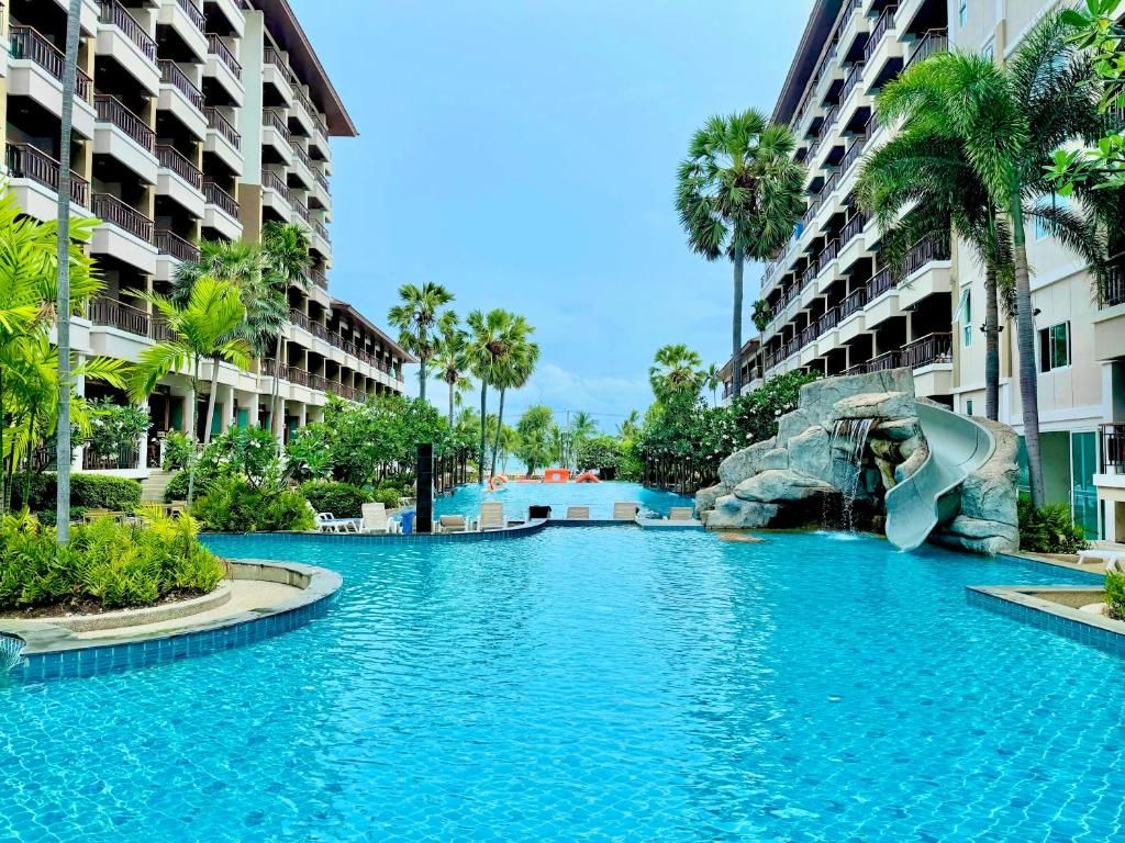 Welcome World Beachfront Resort фото 57