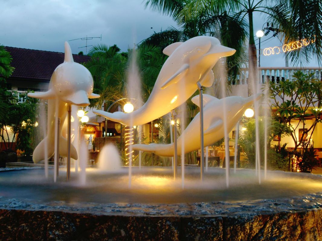 Thara Patong Beach Resort & Spa фото 10