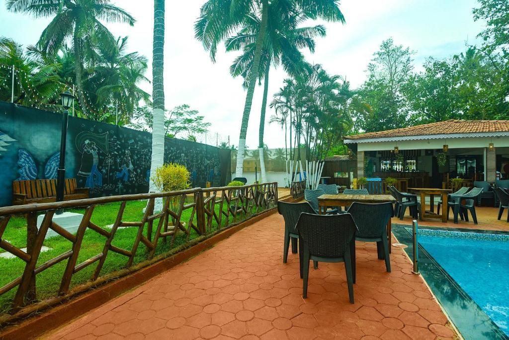 FabHotel Grand Royal Palms фото 20