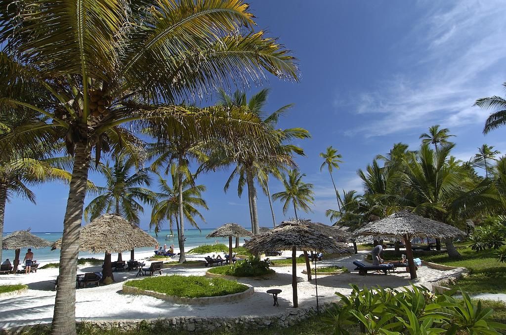 Breezes Beach Club and Spa фото 2