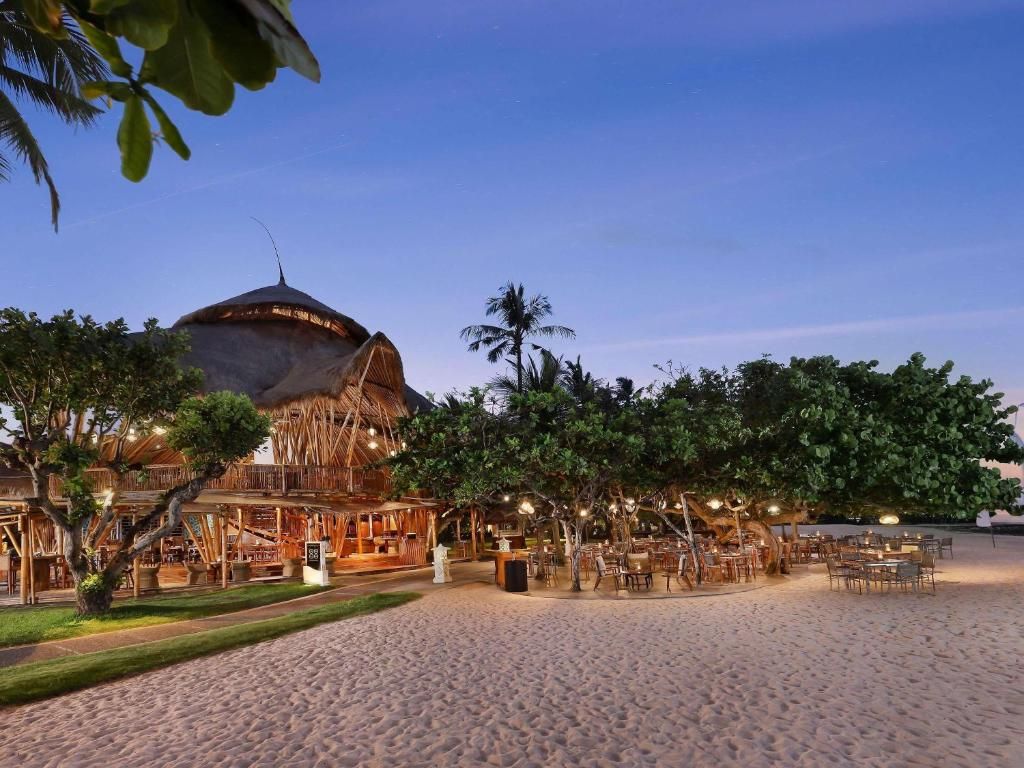Nusa Dua Beach Hotel & Spa фото 122