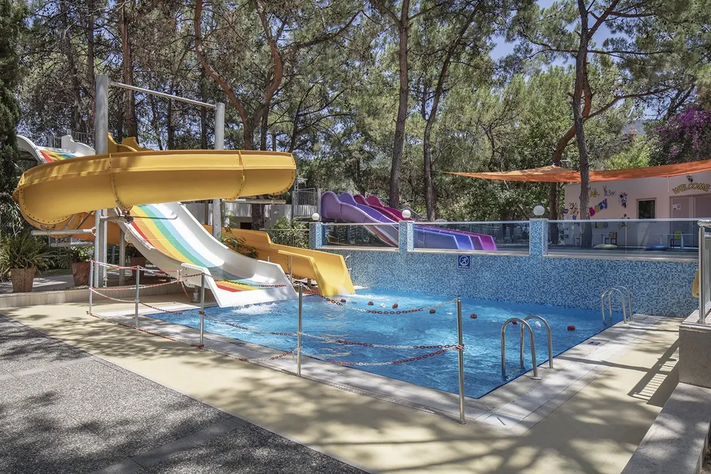 DoubleTree by Hilton Bodrum Isil Club Resort фото 42