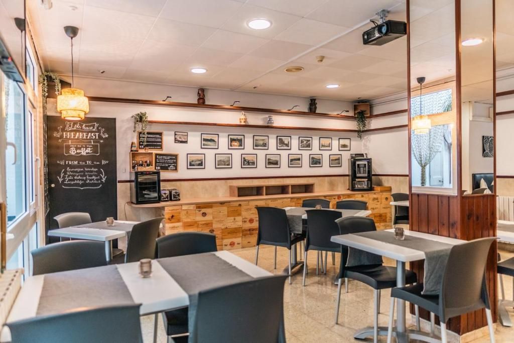Хостел «Hostal Regina» фото 0