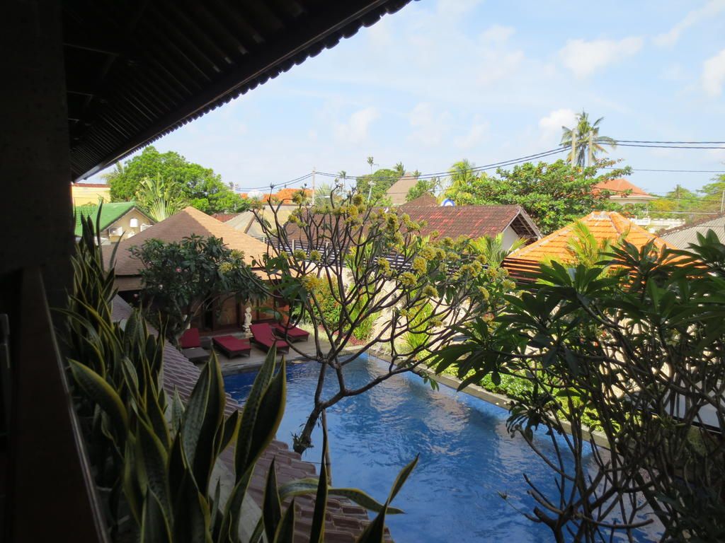 Ari Putri Hotel фото 0