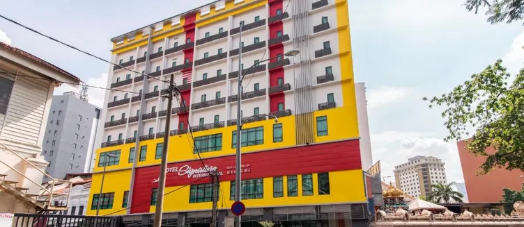 Фото отеля Signature International Hotel China Town