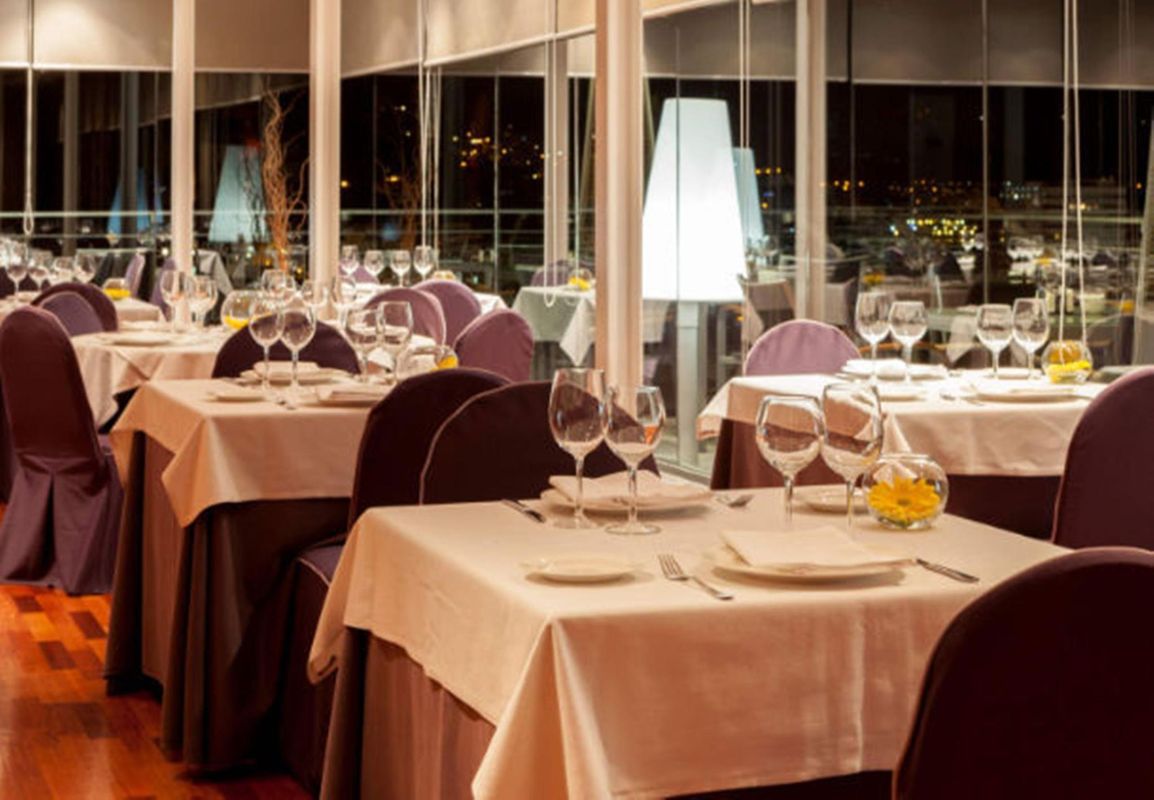AC Hotel Malaga Palacio by Marriott фото 17