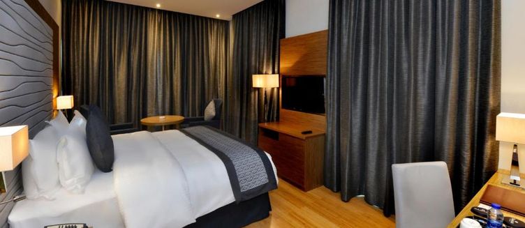 Фото отеля Ramada Manama City Centre