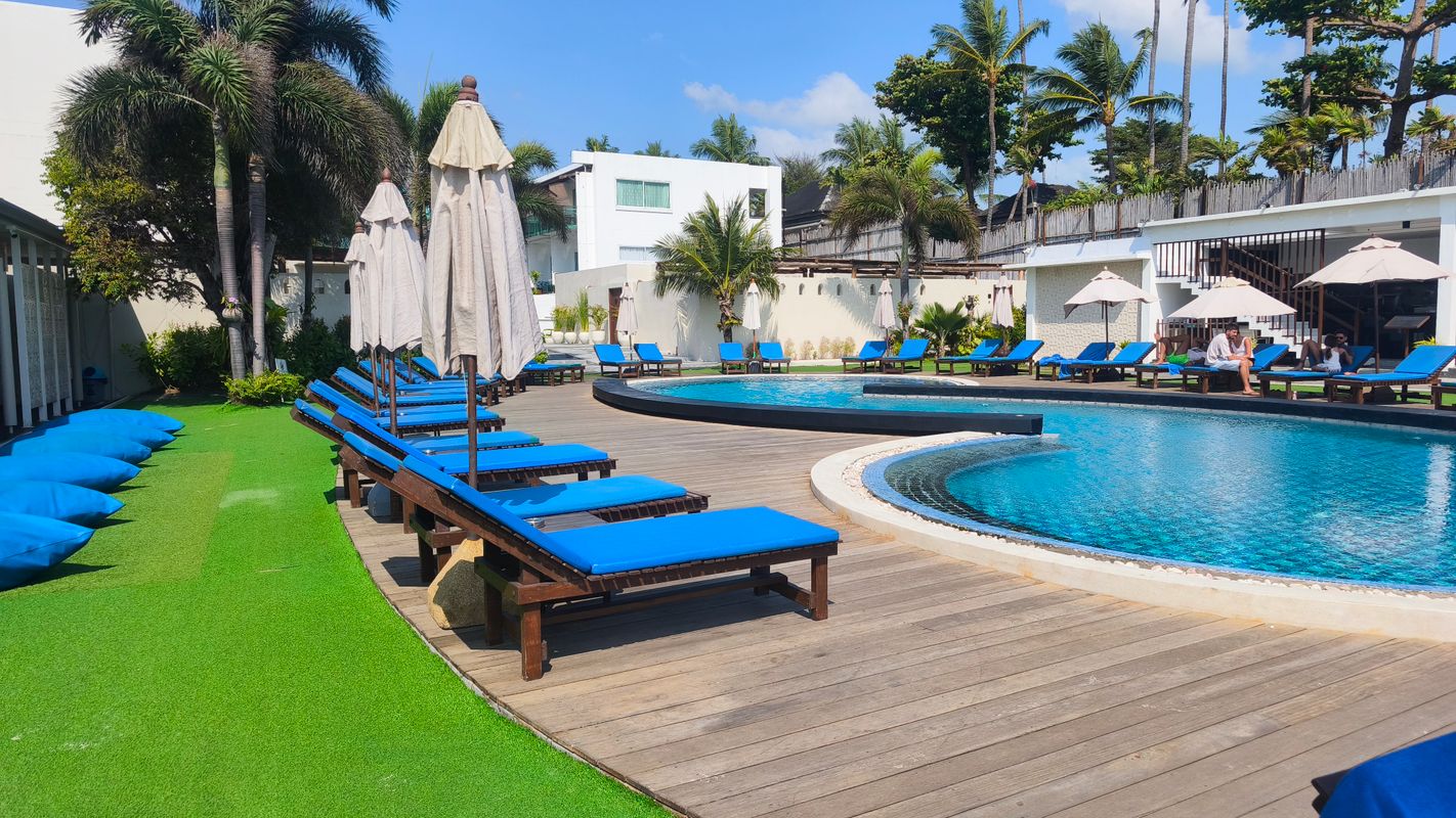 KC Beach Club & Pool Villas фото 18