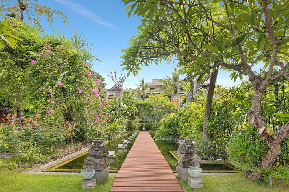 Legian Beach Hotel фото 73