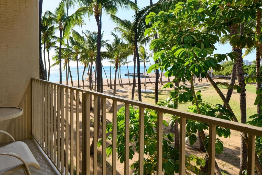 The New Otani Kaimana Beach Hotel фото 66
