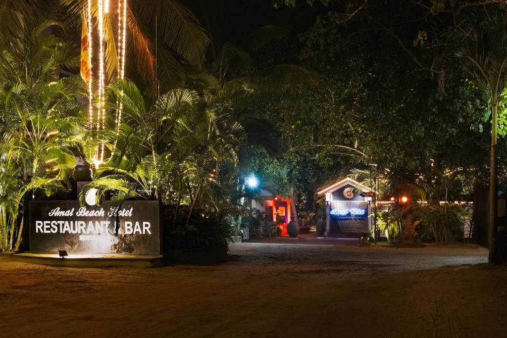 Amal Beach Hotel фото 39