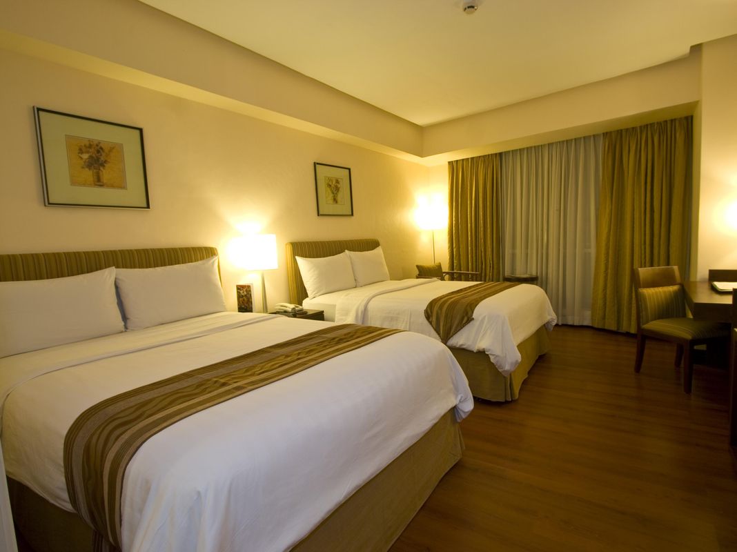 Crown Regency Hotels & Towers фото 4