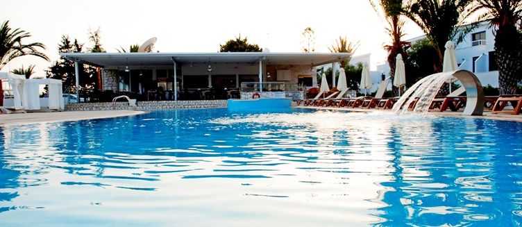 Фото отеля Stavrolia Gardens Hotel Apartments