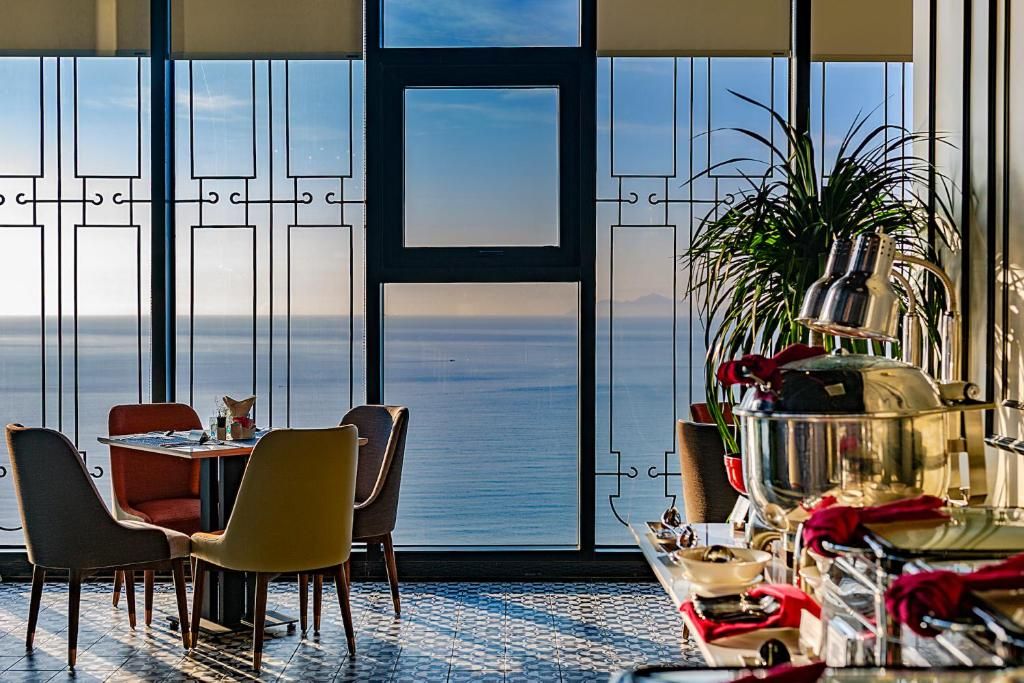 Peninsula Hotel Danang фото 73
