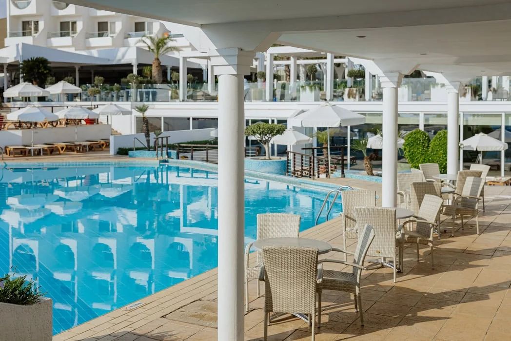 Golden Coast Beach Hotel фото 16