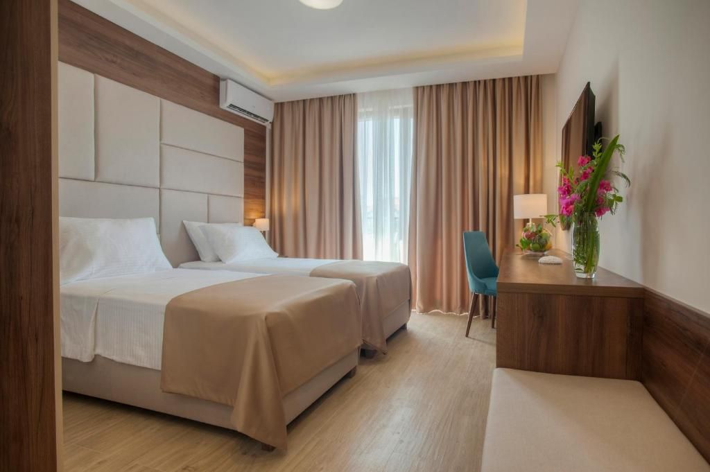 Hotel Twelve by Aycon фото 4