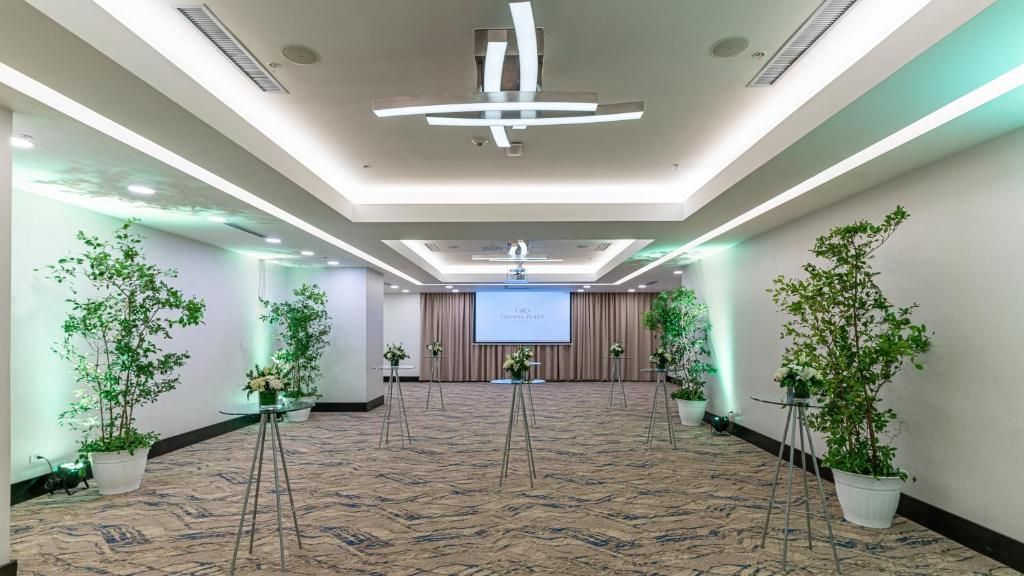 Crowne Plaza фото 45