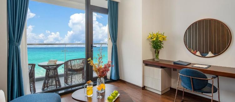Фото отеля Canvas Danang Beach Hotel