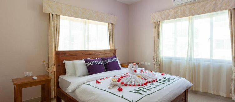 Фото отеля Stone Self Catering Apartment