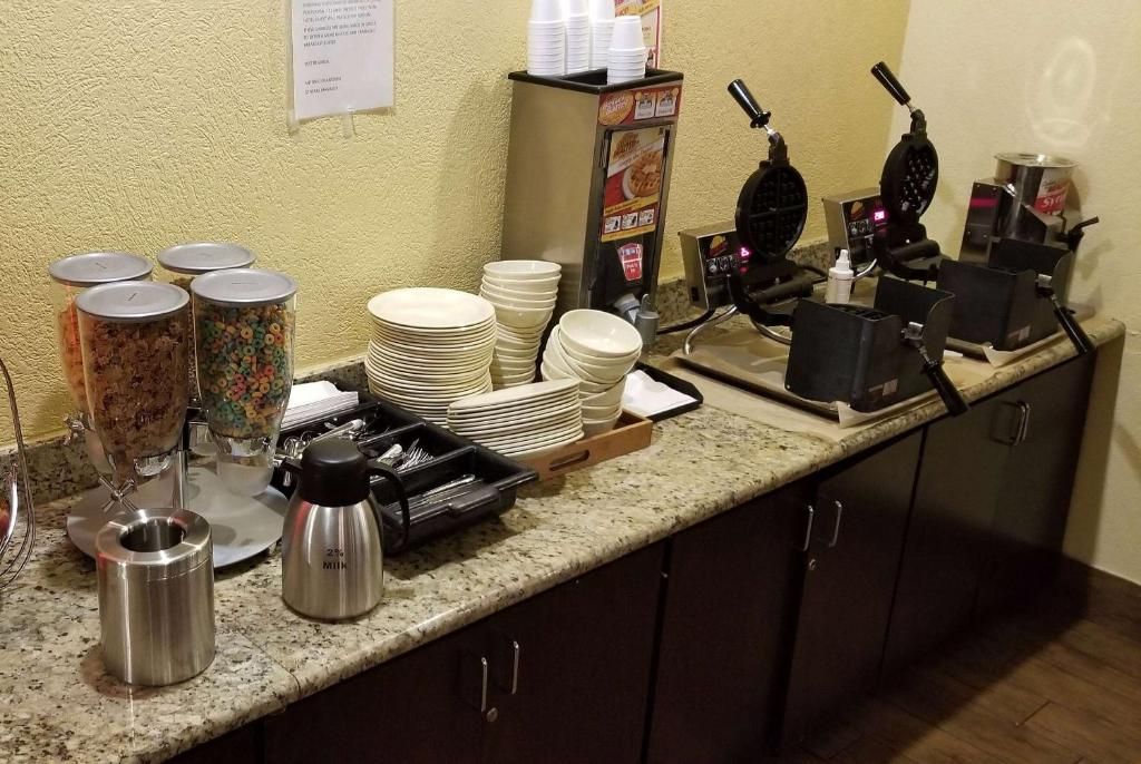 Ramada Houston Intercontinental Airport East фото 16