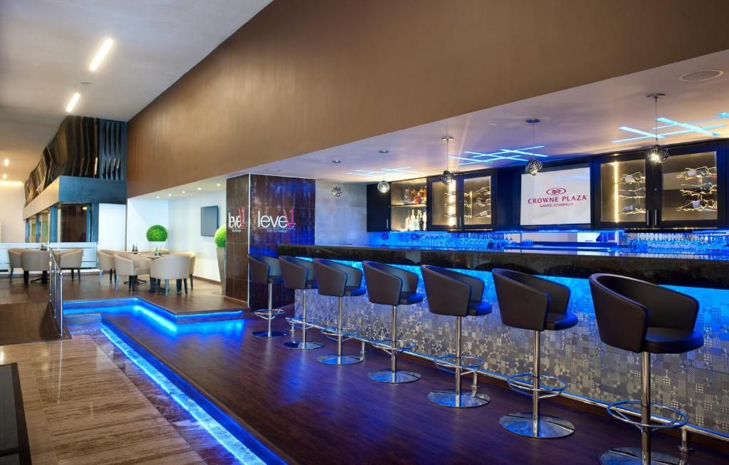 Crowne Plaza фото 1