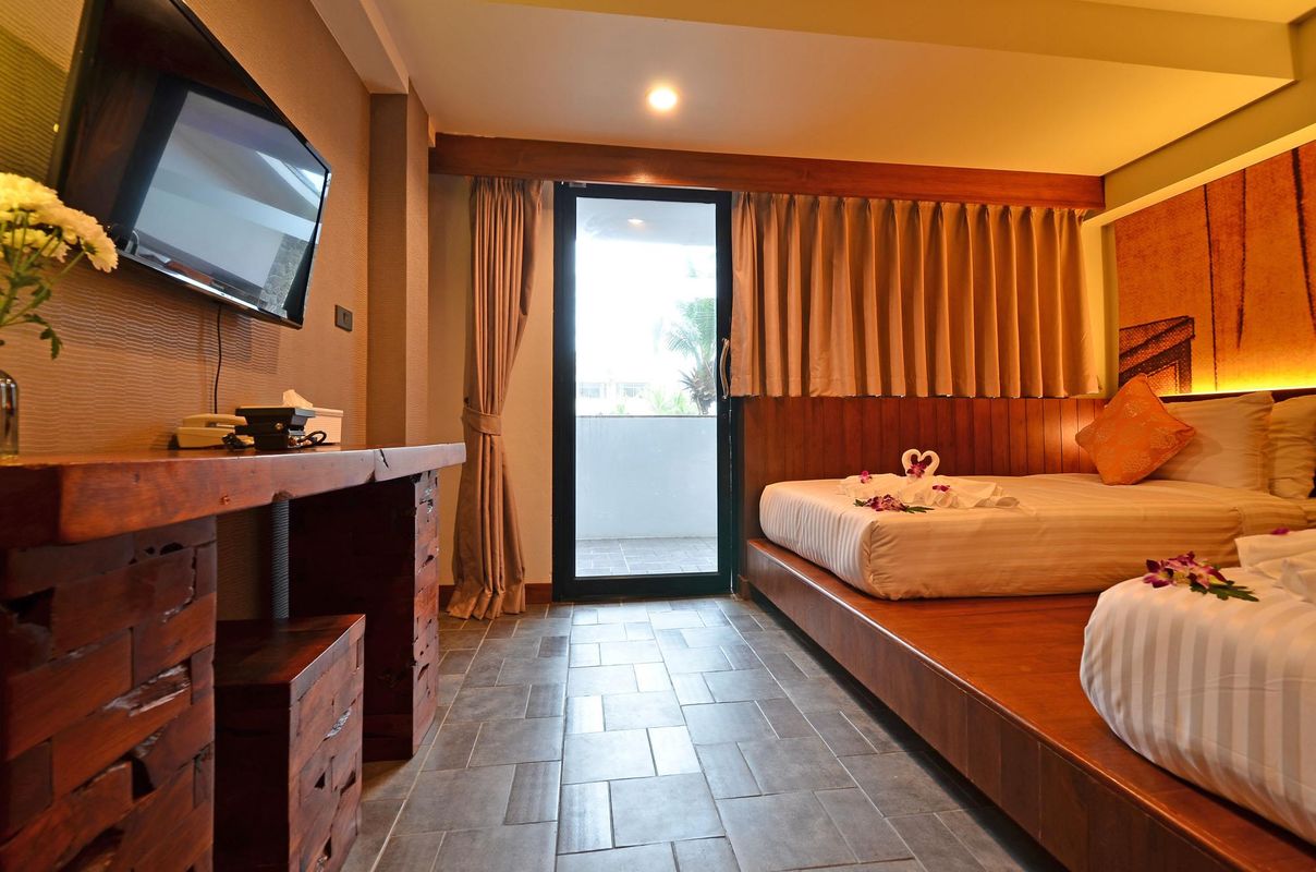 Lap Roi Karon Beachfront фото 45