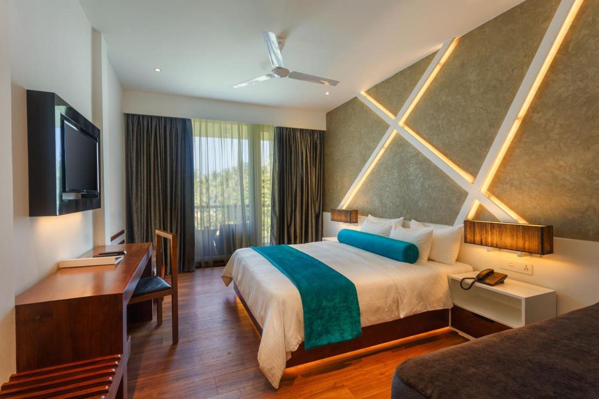 Camelot Beach Hotel фото 30